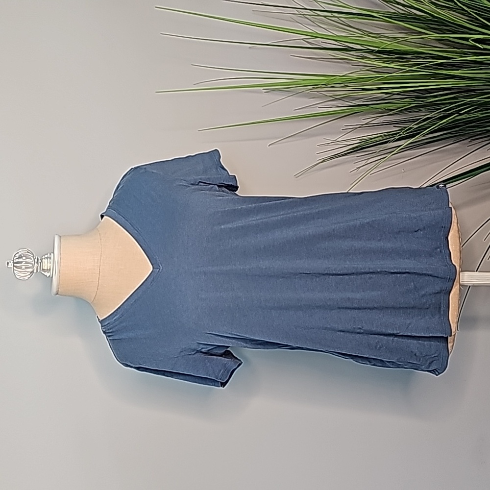 FIGS Super Soft V-Neck Short Sleeve Shirt